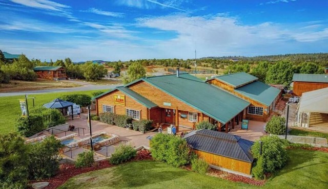 Zion Views- La Mesa Lodge + Resort Access