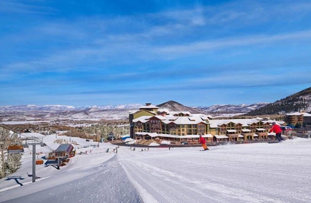 Cozy Condo + Gas Fireplace | Enjoy Ski-in/Ski-out