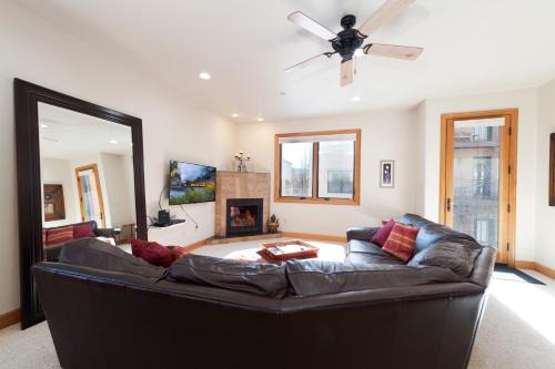 Crimson Cliffs Unit 55