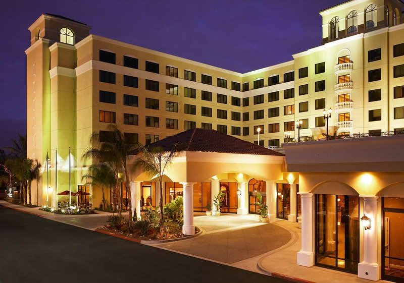 Anaheim Resort Hotel | DoubleTree Suites by Hilton Anaheim Resort/Convention Center
