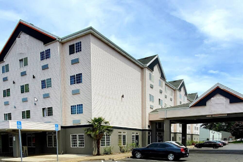 North Gresham Hotel | Holiday Inn Express Portland East, an IHG Hotel