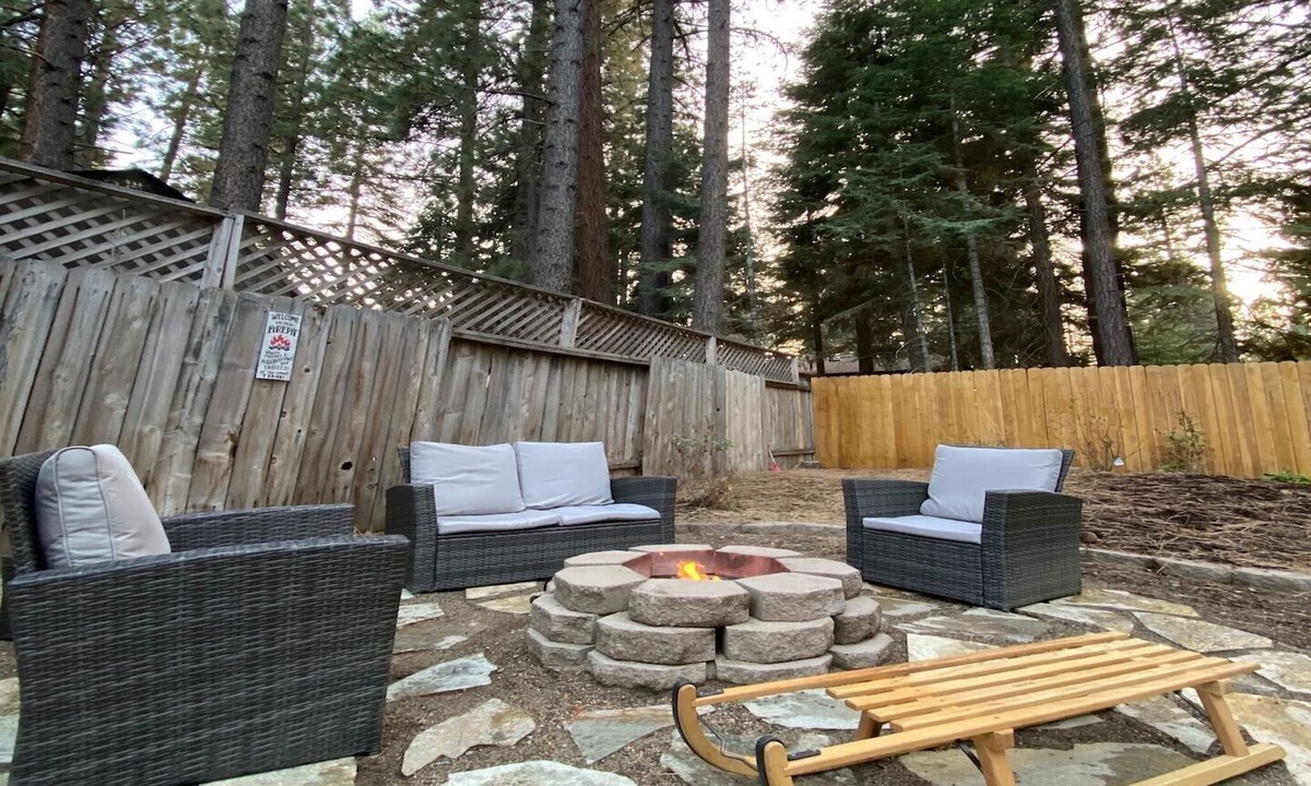 Pioneer Trail Cabin | Fantastic Tahoe Home with Soaking Hot Tub, Fireplace, Arcade Games, Sleeps 12