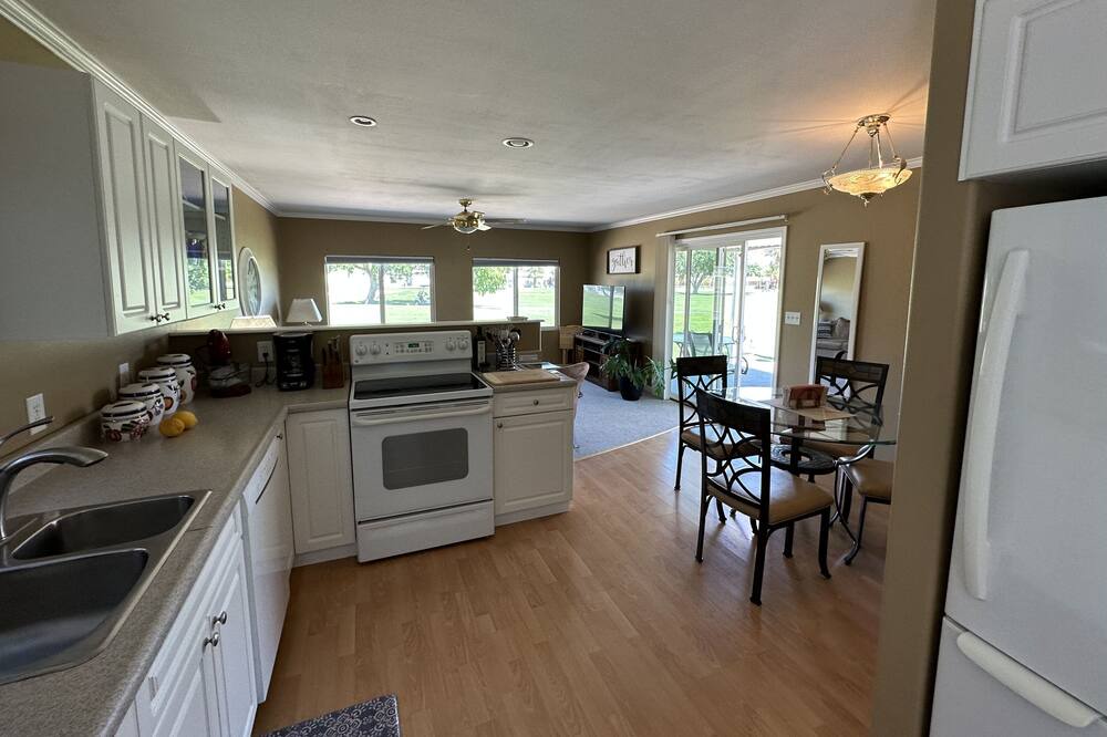 Thousand Palms House | Comfortable home on golf course