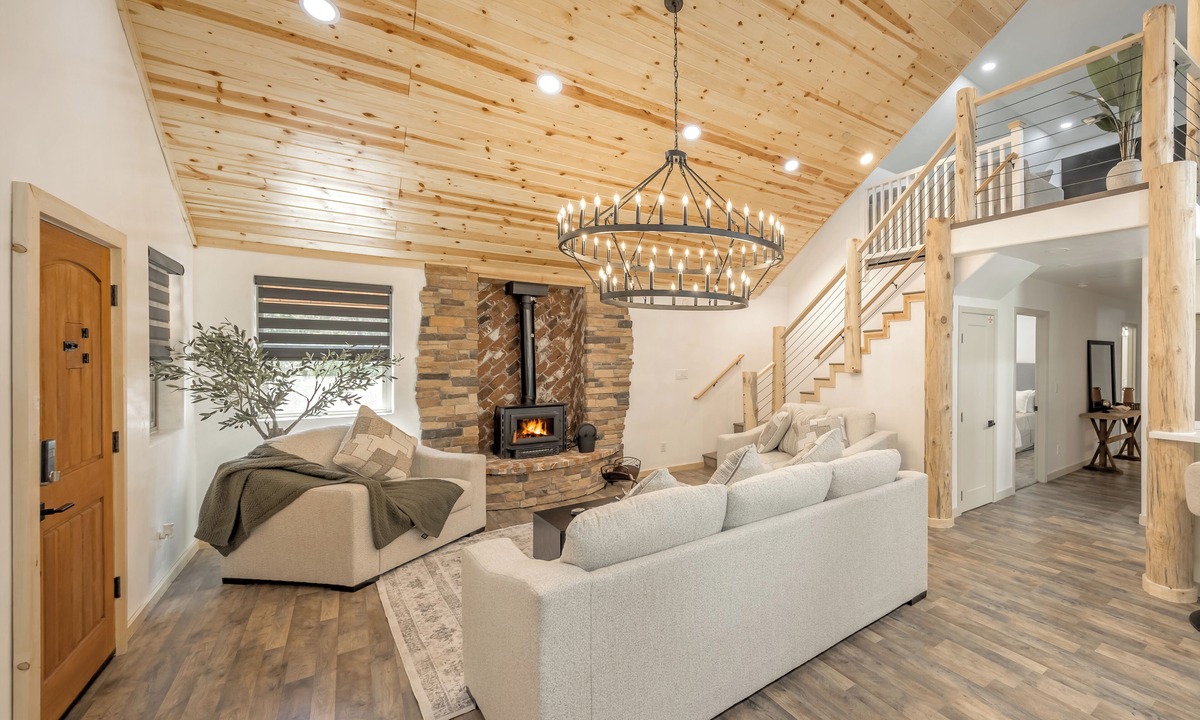 Big Bear Ski Chalet | BRAND NEW "Cabana Del Oso" with pool table, large chandelier in Big Bear.