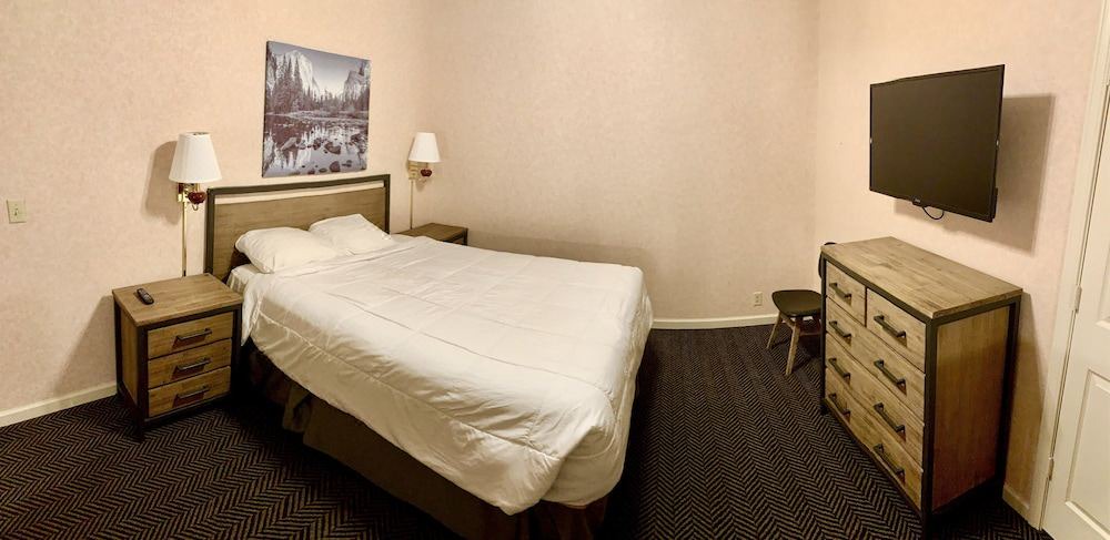 Photo of Bedroom in El Portal