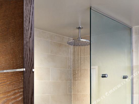 Photo of Bathroom in Calabasas