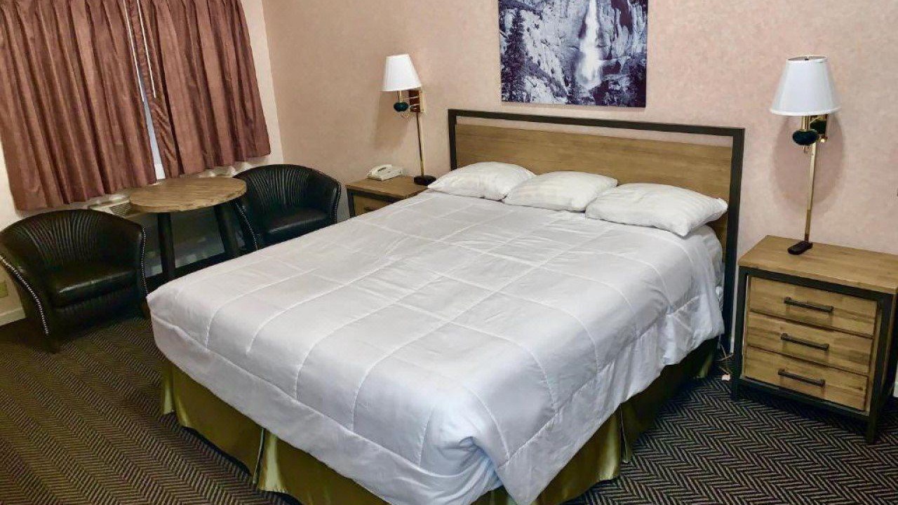 Photo of Bedroom in El Portal