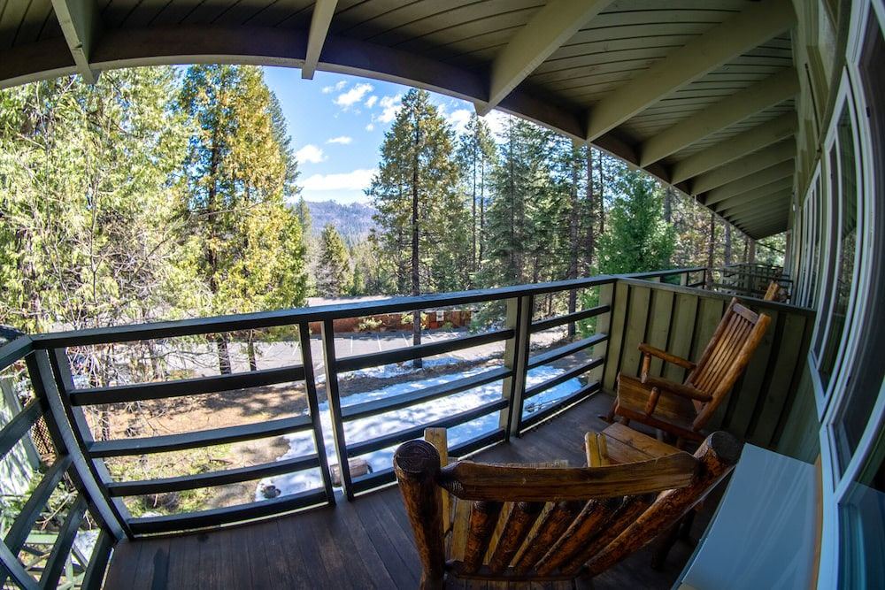 Photo of Patio Balcony in Fish Camp