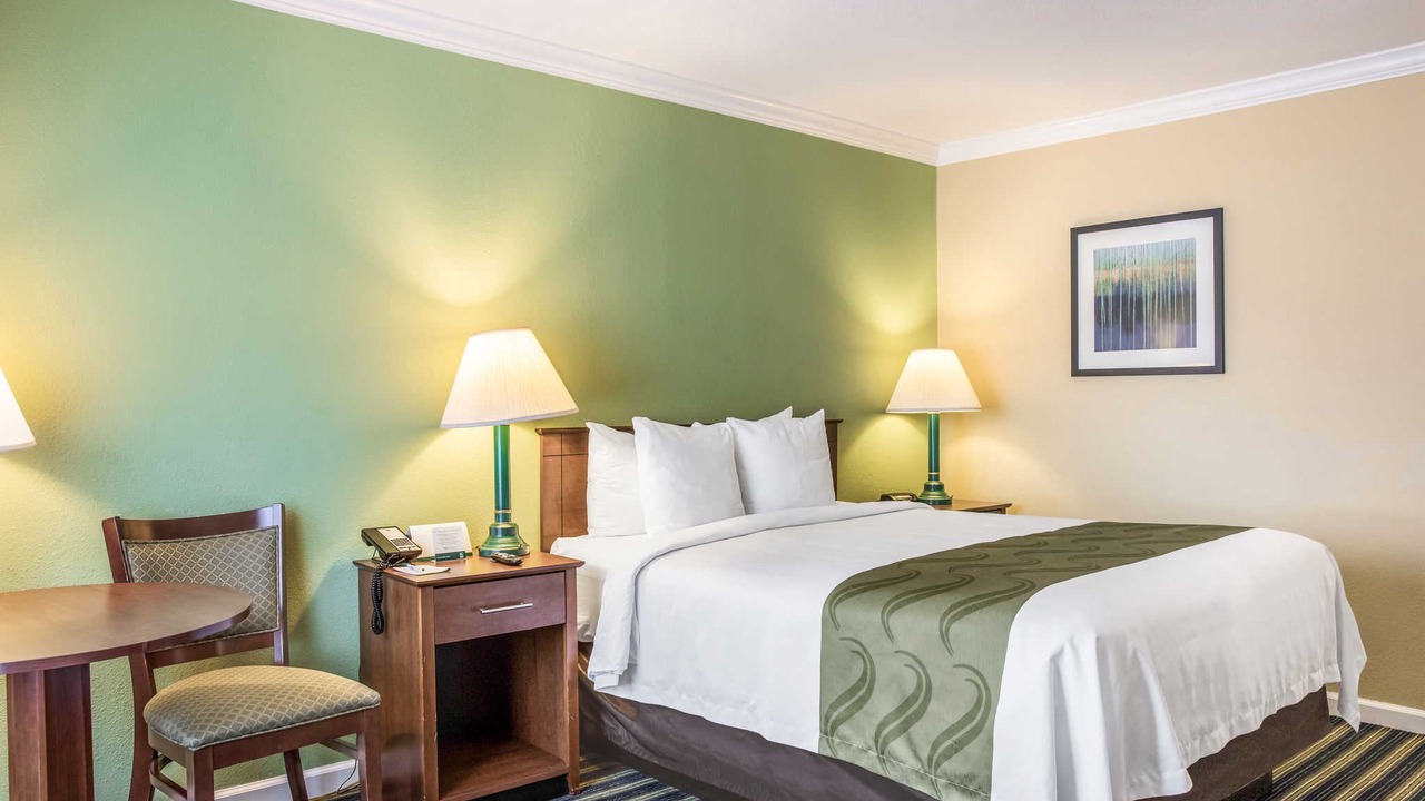Photo of Bedroom in North State