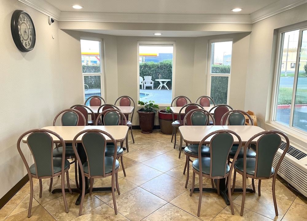 Photo of Livingroom in Corning