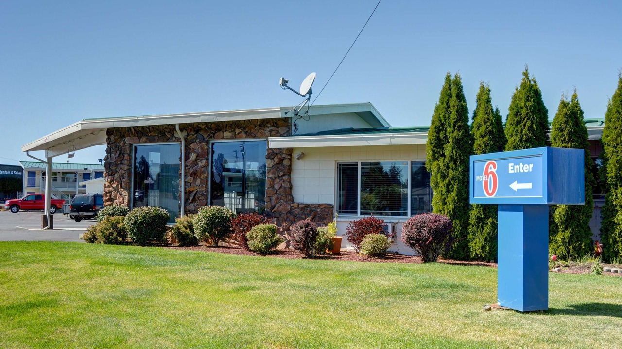 Photo of Buildings in Larkspur
