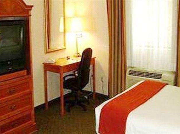 Photo of Bedroom in Mira Costa