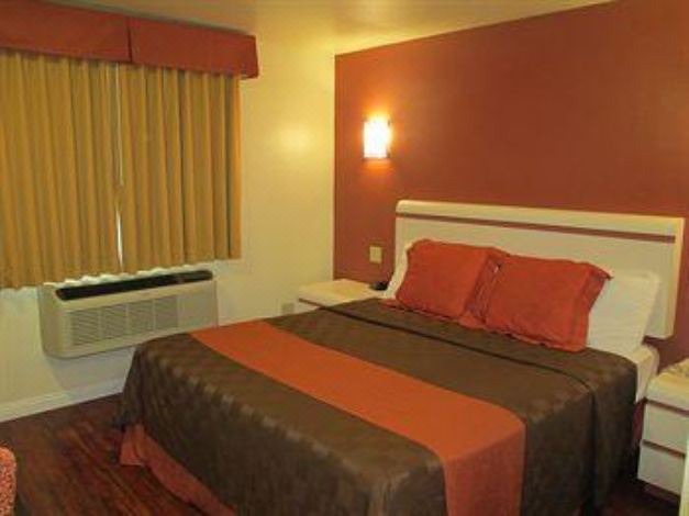 Photo of Bedroom in Claremont