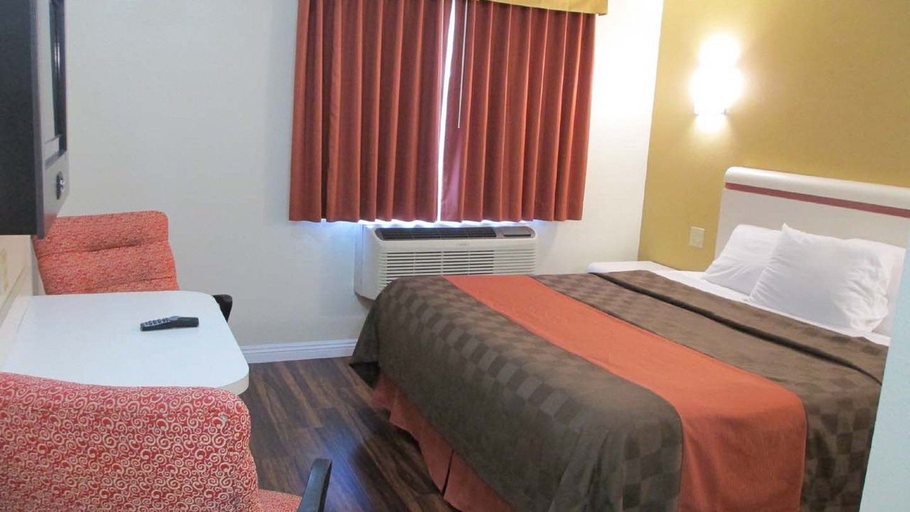 Photo of Bedroom in Claremont