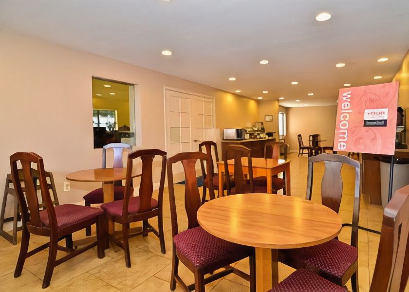 Photo of Livingroom in Holbrook