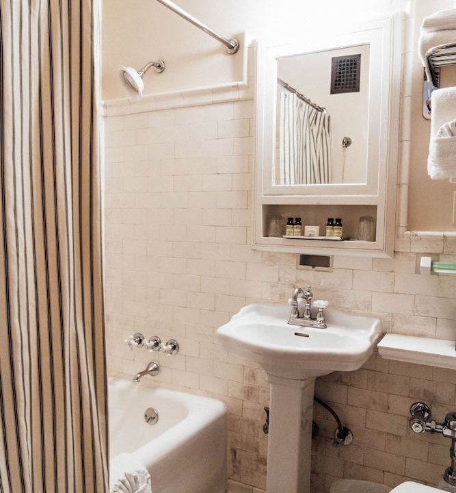 Photo of Bathroom in Wilshire Center