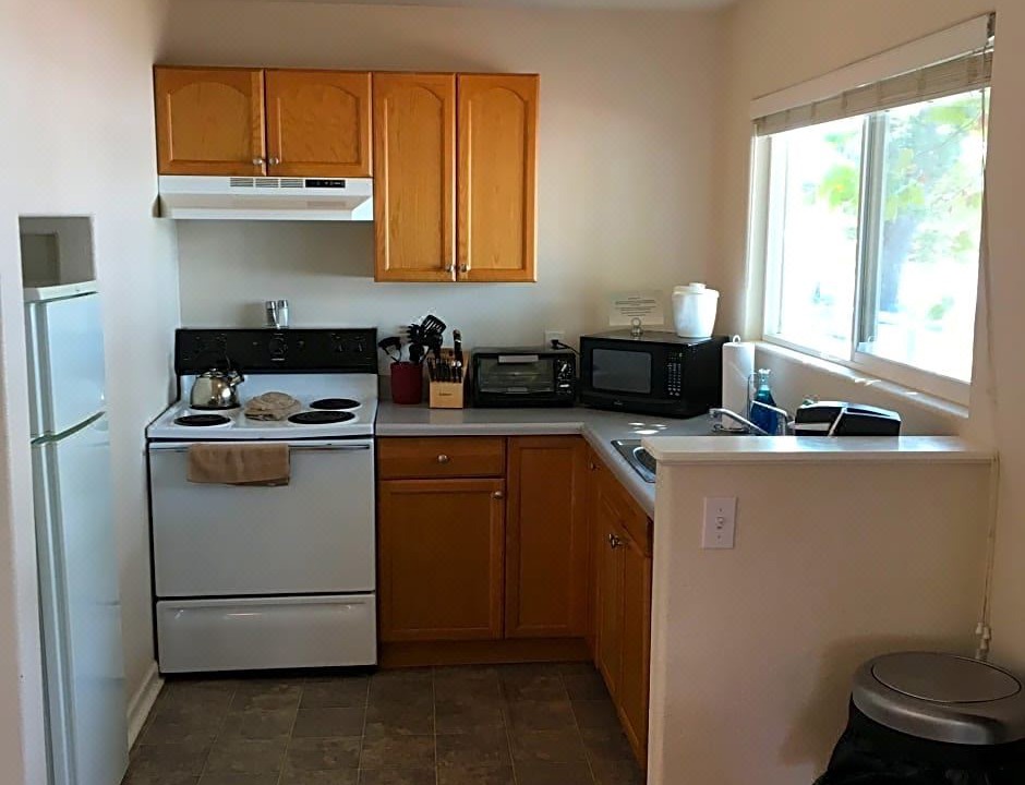 Photo of Kitchen in Clearlake Park