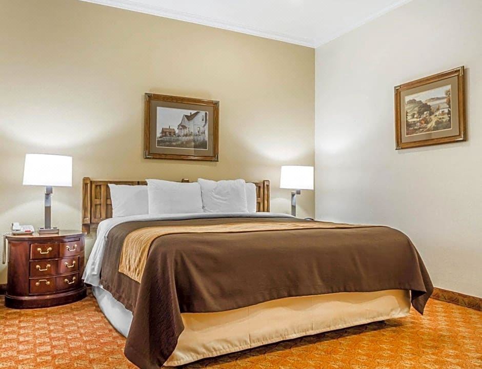 Photo of Bedroom in Monterey