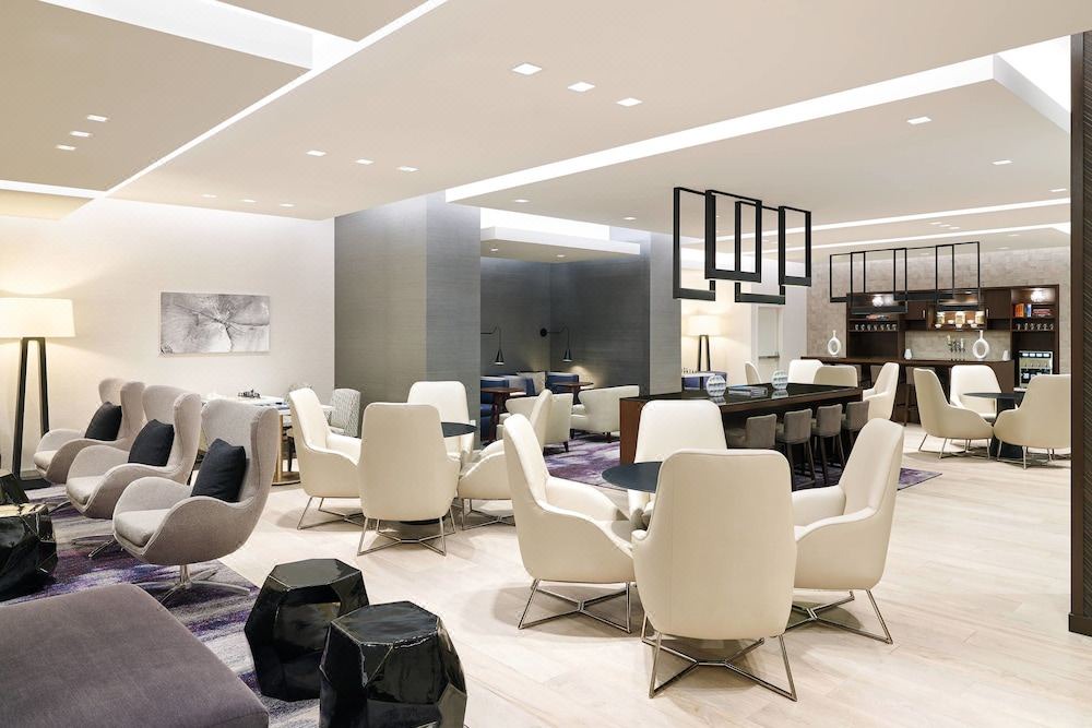 Photo of Livingroom in Warner Center