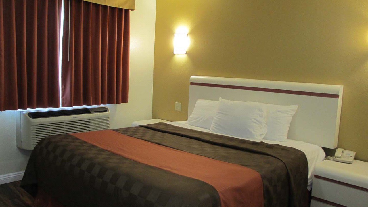 Photo of Bedroom in Claremont