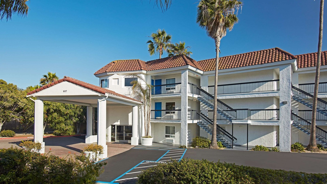 Photo of Buildings in Leucadia
