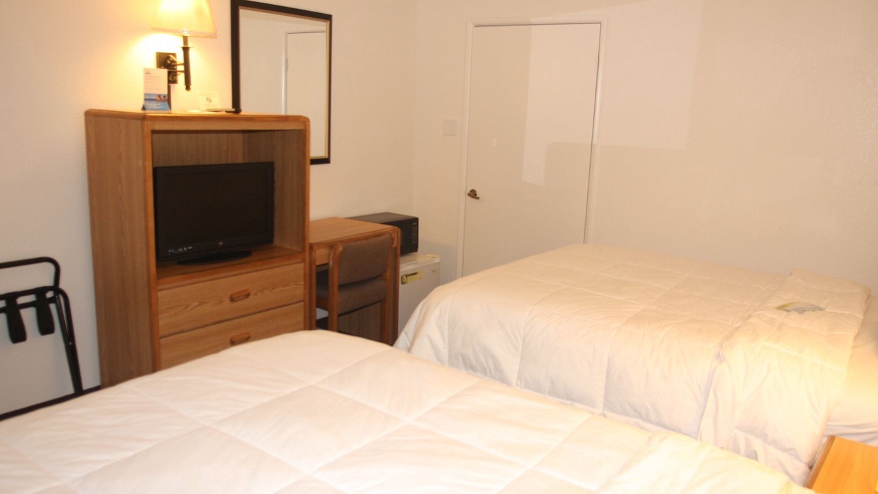 Photo of Bedroom in Needles
