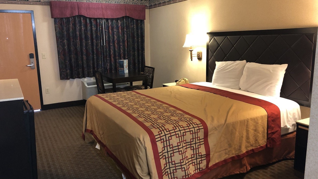 Photo of Bedroom in West Athens