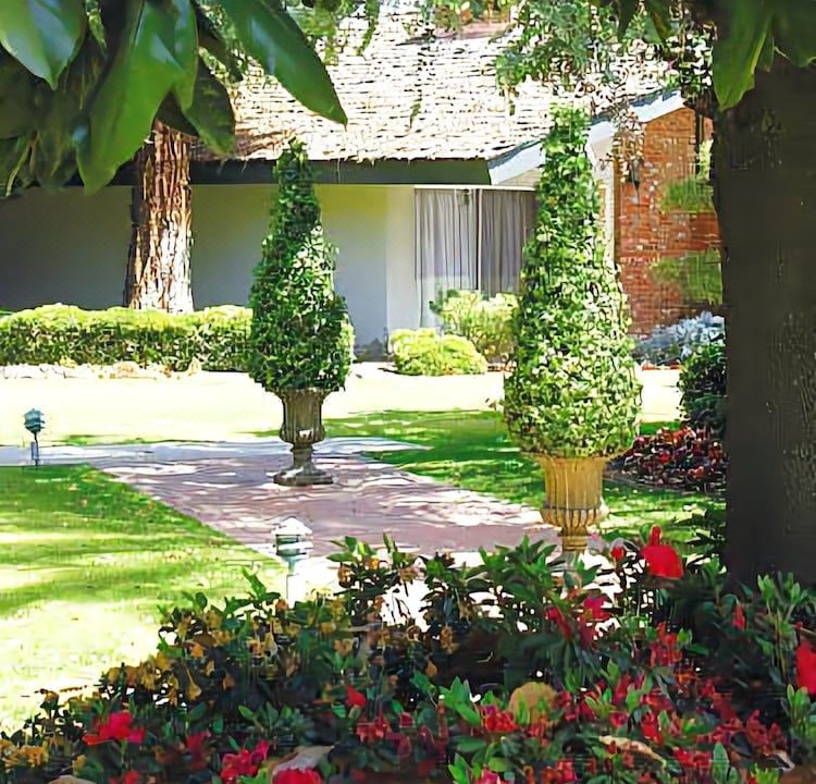 Photo of Buildings in Visalia