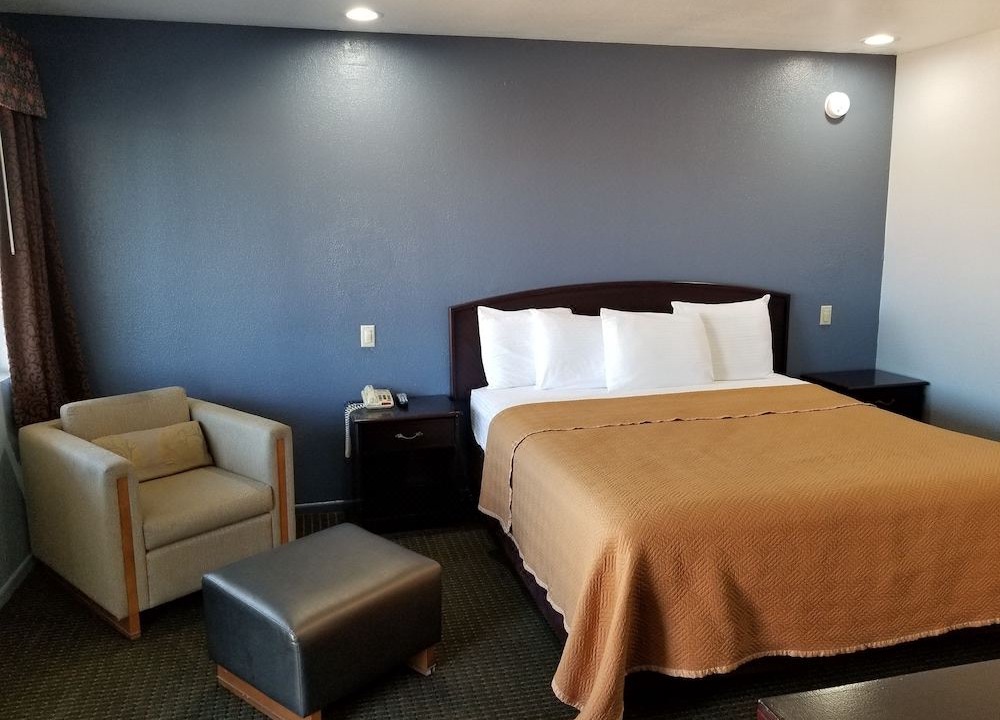 Photo of Bedroom in Barstow