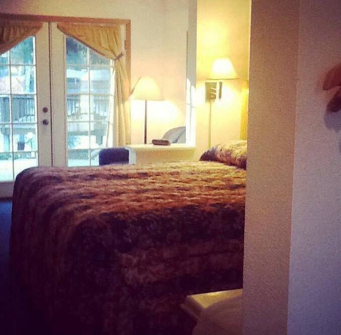 Photo of Bedroom in Shady Cove