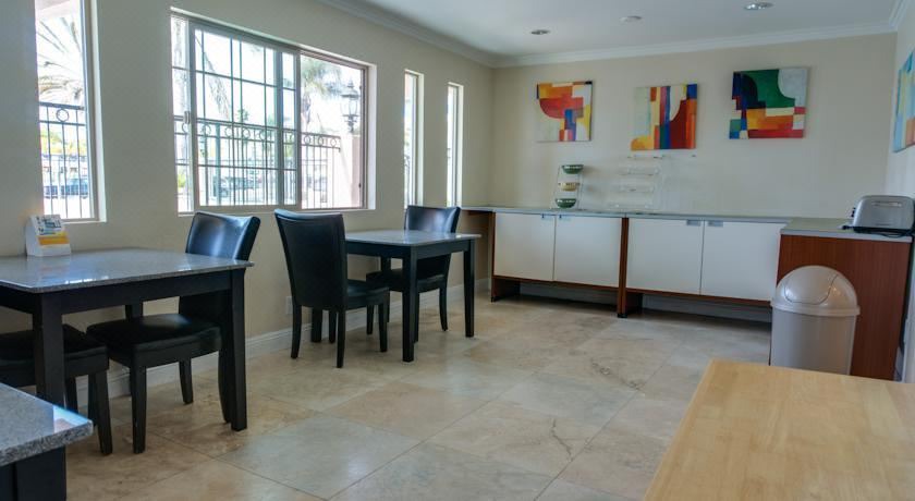 Photo of Livingroom in Loma Alta