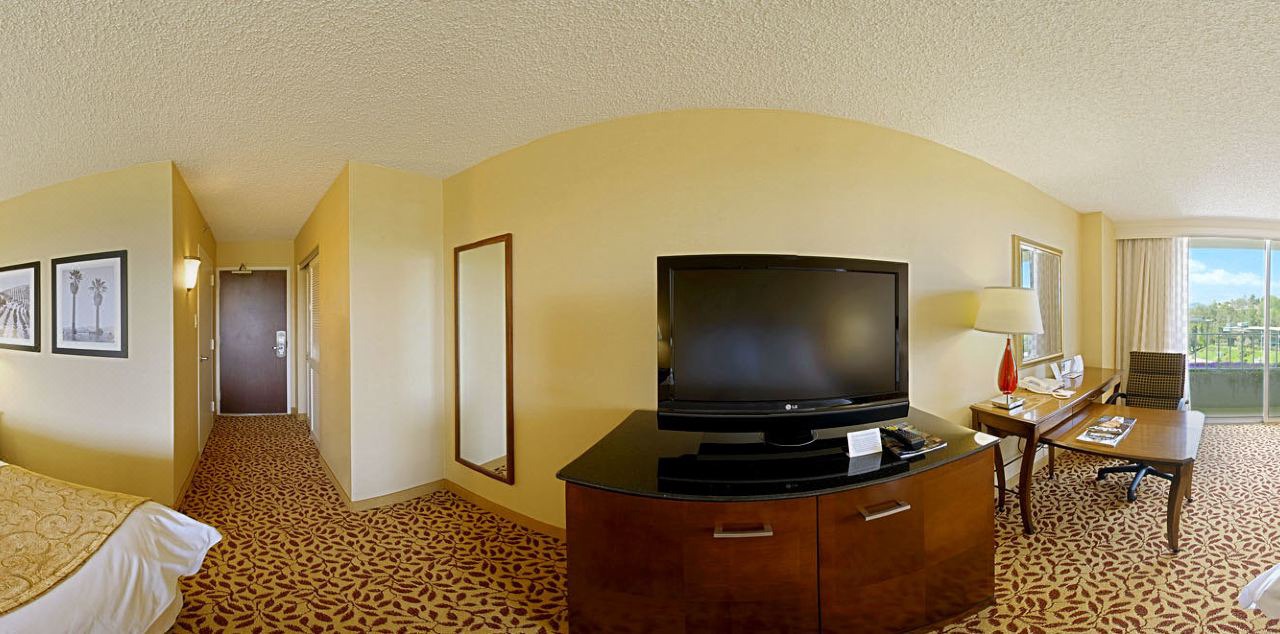 Photo of Livingroom in Warner Center