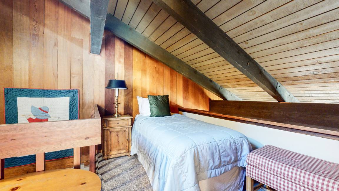 Photo of Bedroom in Mammoth Lakes