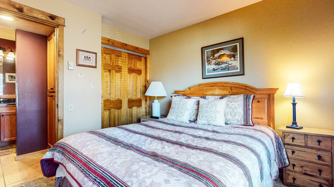 Photo of Bedroom in Mammoth Lakes
