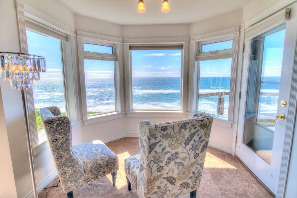 Photo of Livingroom in Seal Rock