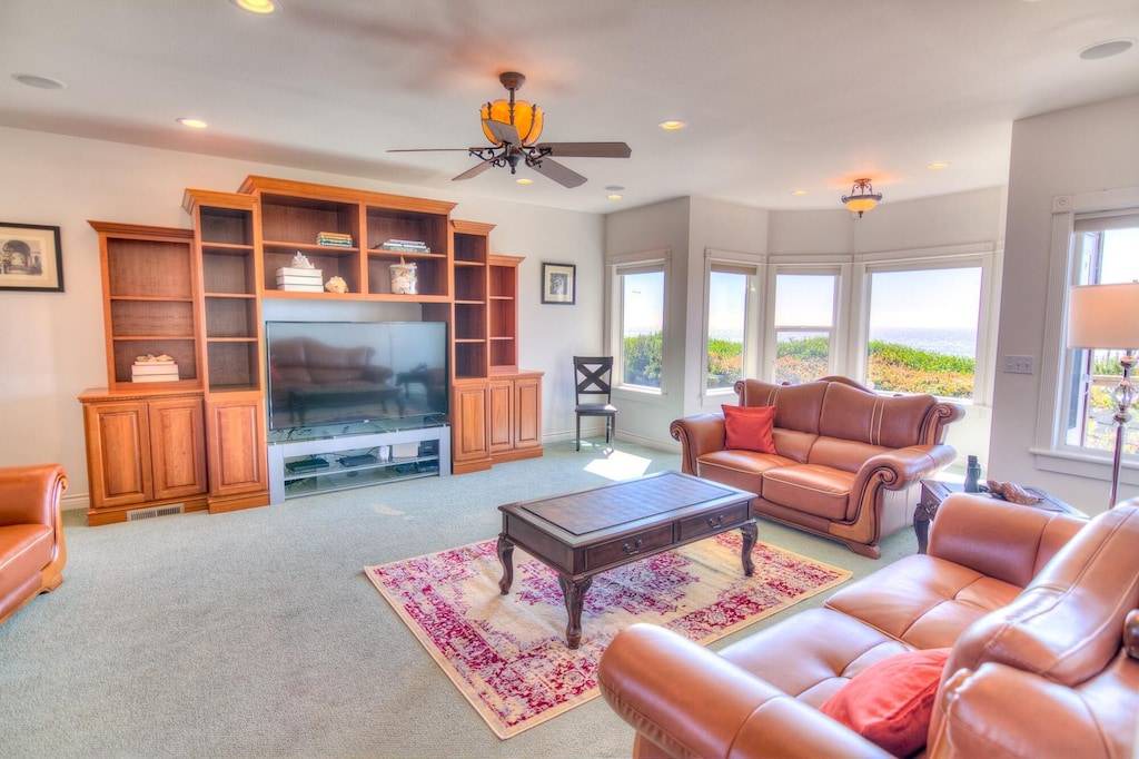 Photo of Livingroom in Seal Rock