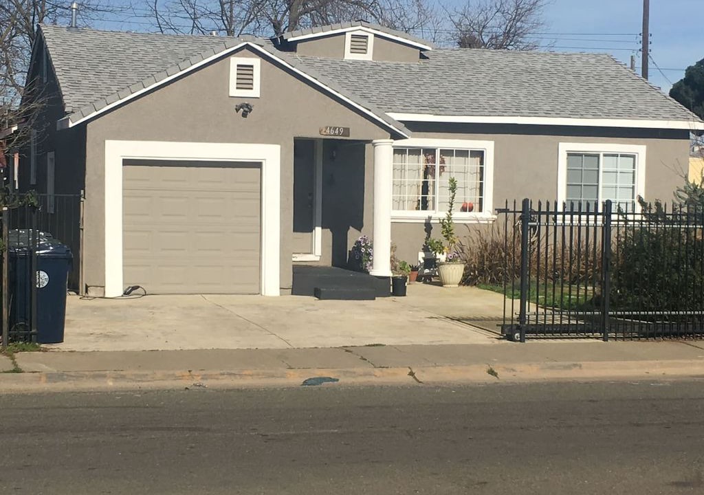 Photo of Buildings in Southeastern Sacramento