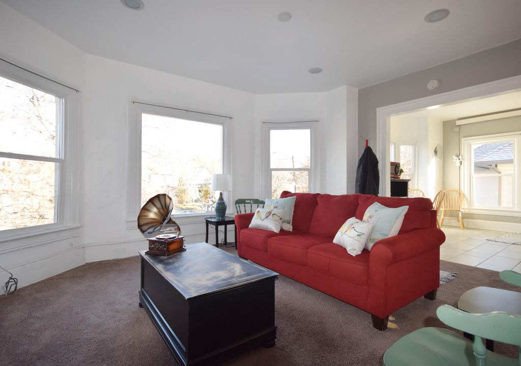Photo of Livingroom in Central City