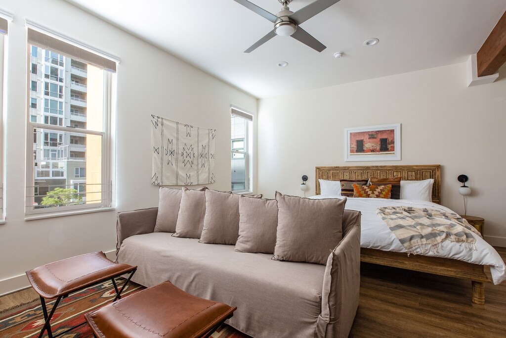 Photo of Livingroom in Downtown San Diego