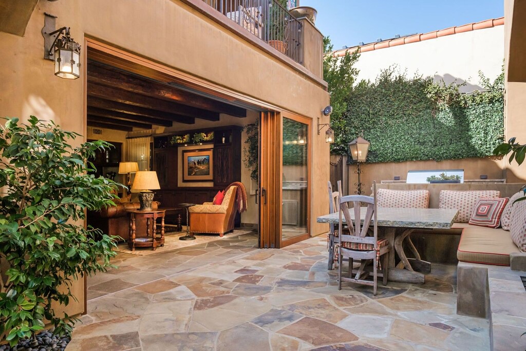 Photo of Patio Balcony in Covenant
