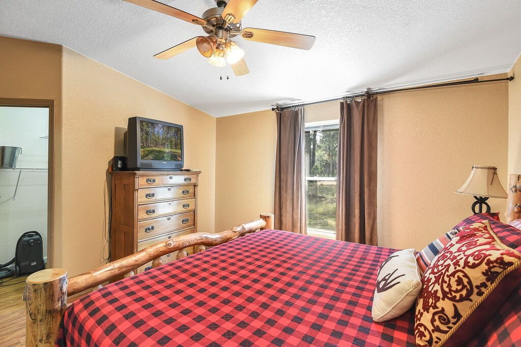 Photo of Bedroom in Parks