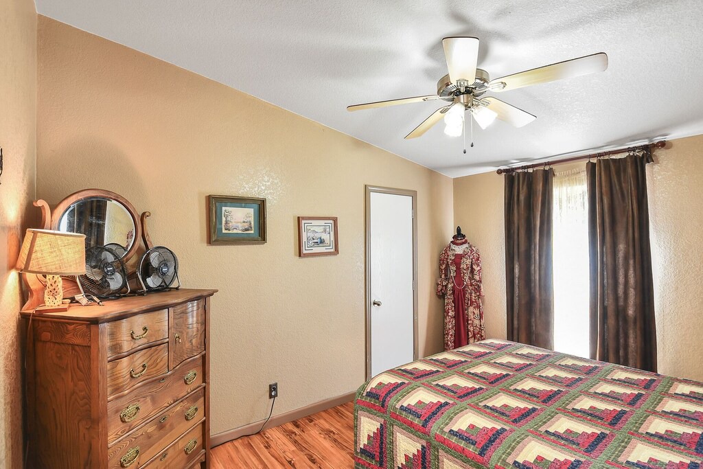 Photo of Bedroom in Parks