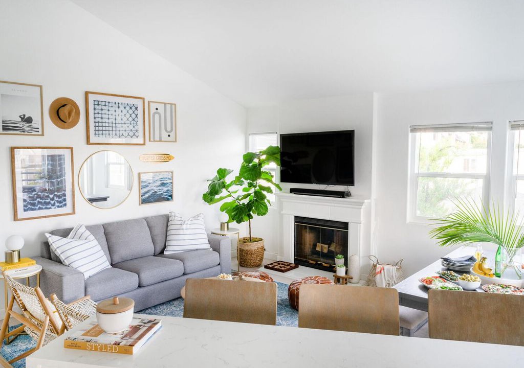 Photo of Livingroom in North Pacific Beach