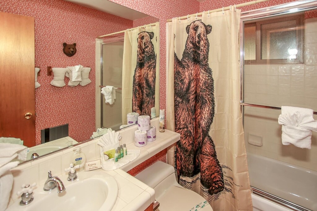 Photo of Bathroom in Whispering Forest