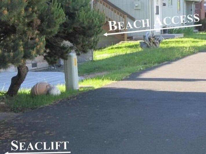 Photo of Buildings in Edgewater Shores