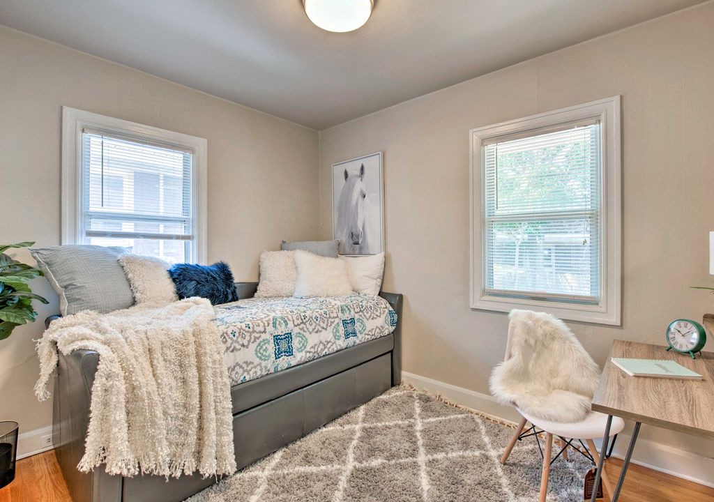 Photo of Livingroom in East Central
