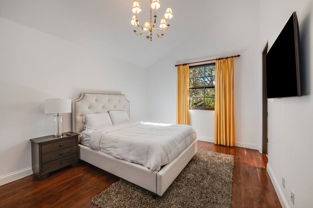 Photo of Bedroom in Los Angeles County