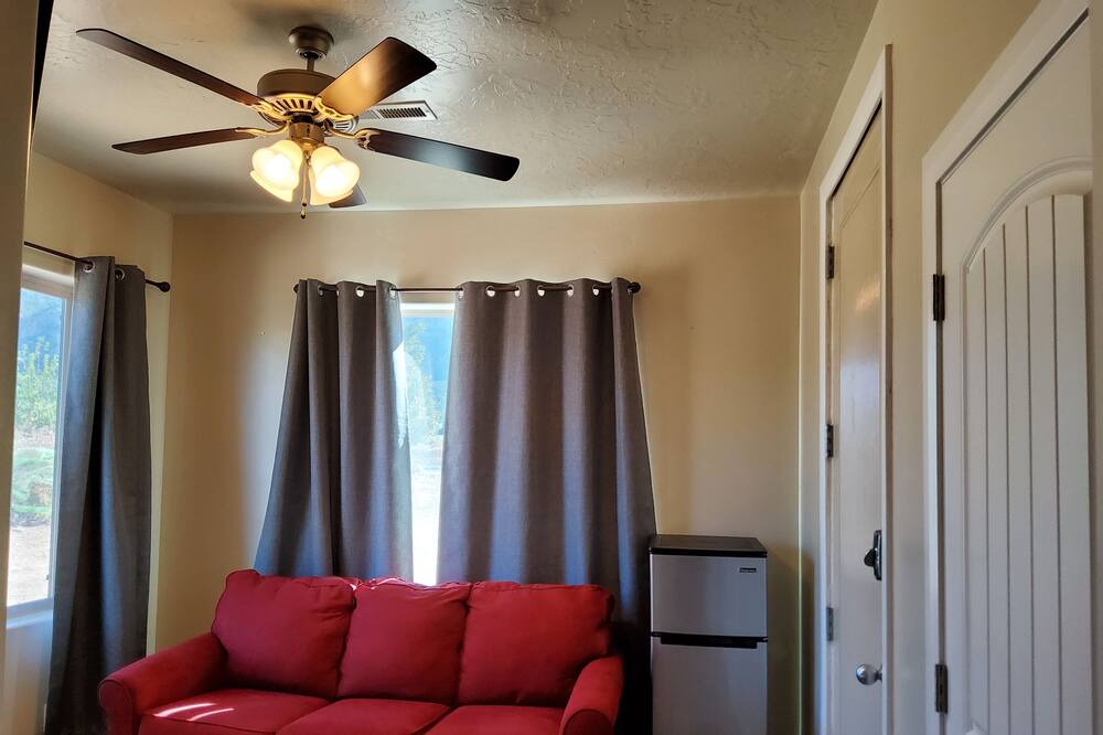 Photo of Livingroom in New Harmony