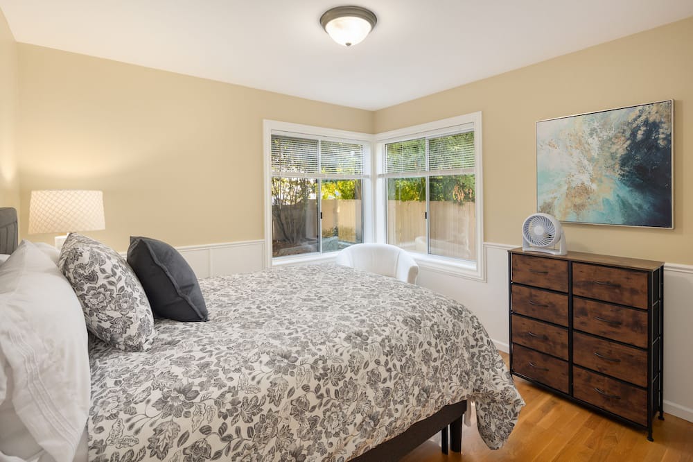 Photo of Bedroom in Greenwood
