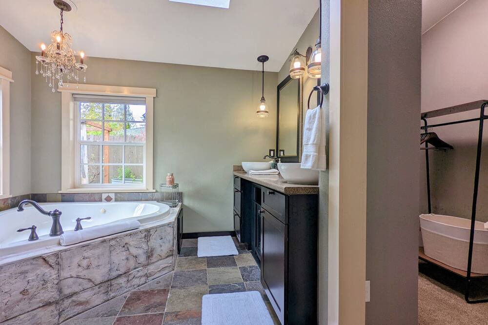 Photo of Bathroom in Carlton